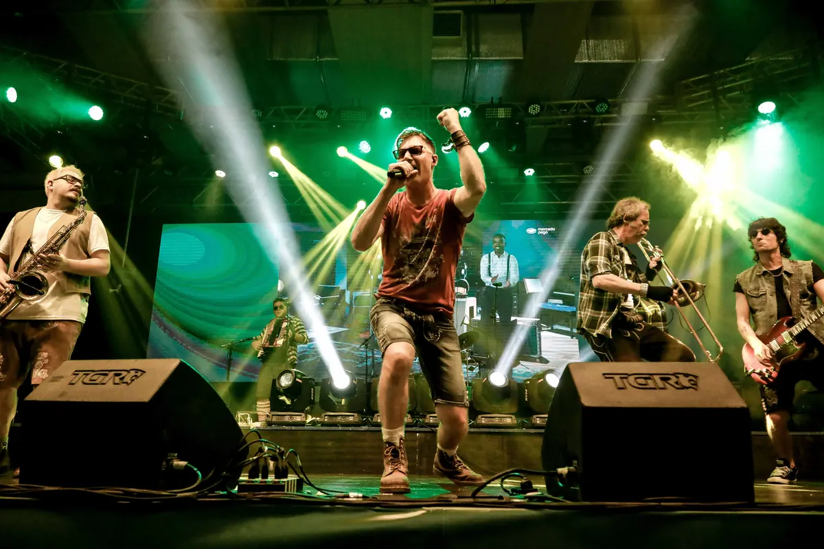 POLKAROCK brinda por la memoria y la unión en su nuevo sencillo “Laira Laira”