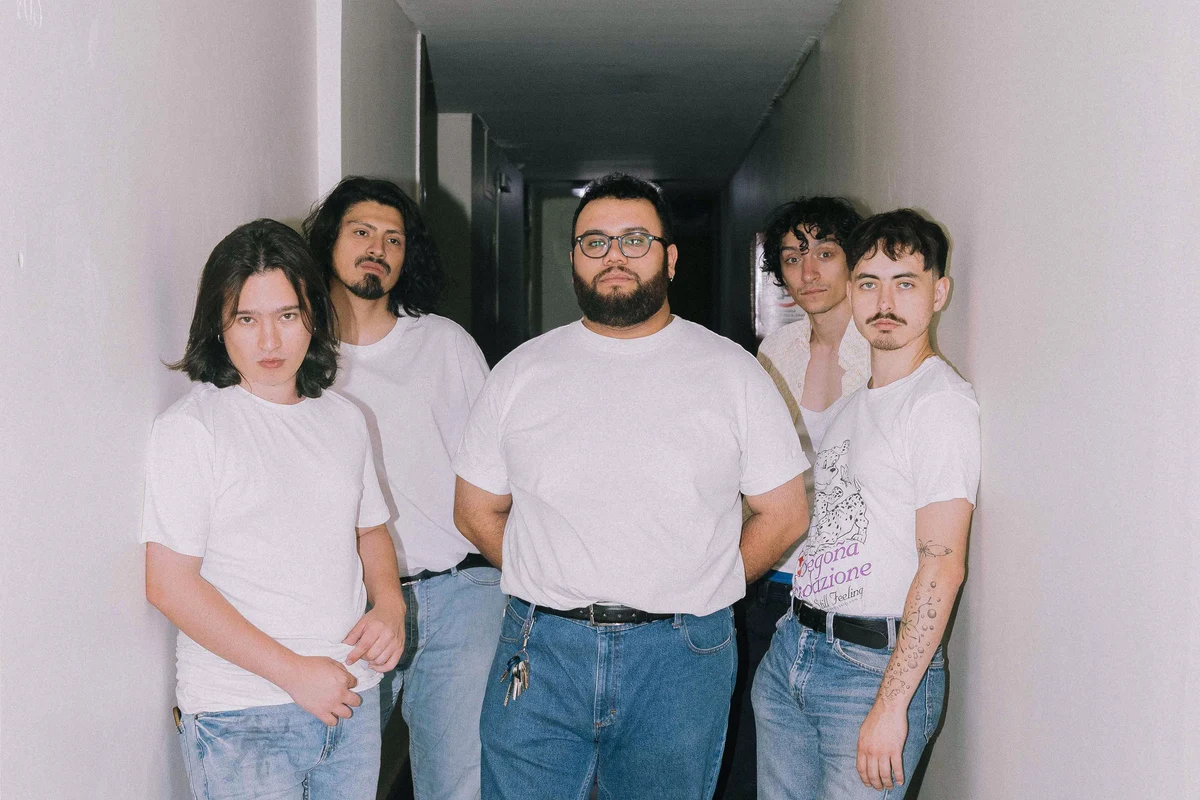 Los Ruderichs expanden su sonido con “Ansiedad”, una balada sobre amar en la era digital