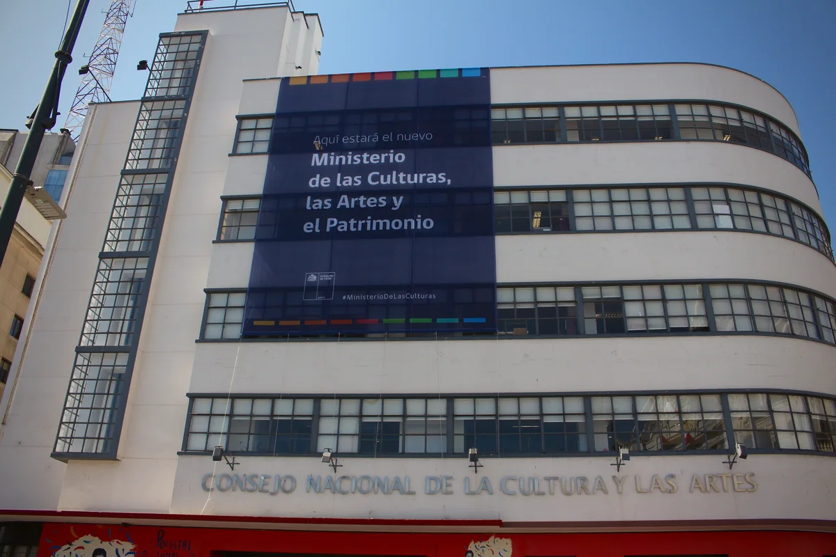 Chile produce cultura, pero no la financia: la contradicción de un país que subestima una de sus industrias más vivas