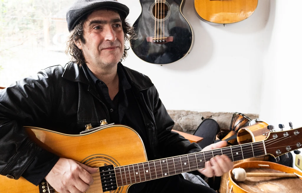 Matías Correa regresa a Sala SCD Egaña con “De Lo Sagrado” y reversiona «Patrona Del Barro»