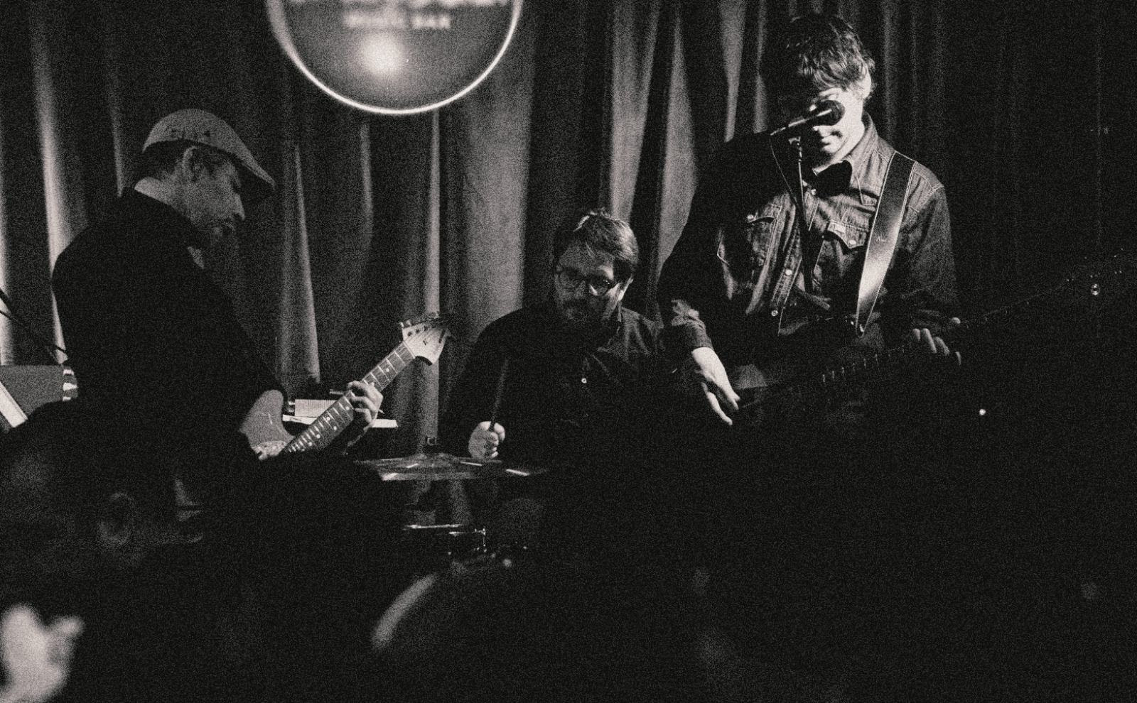 Nuevo rock chileno:Hermanos de Balzac debutacon su primer single «El Purista»
