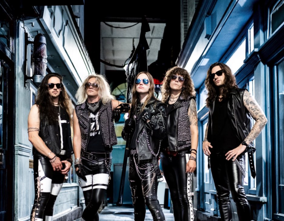 KK’S Priest debuta en Chile con Tailgunner como invitados: dos generaciones del heavy metal británico.