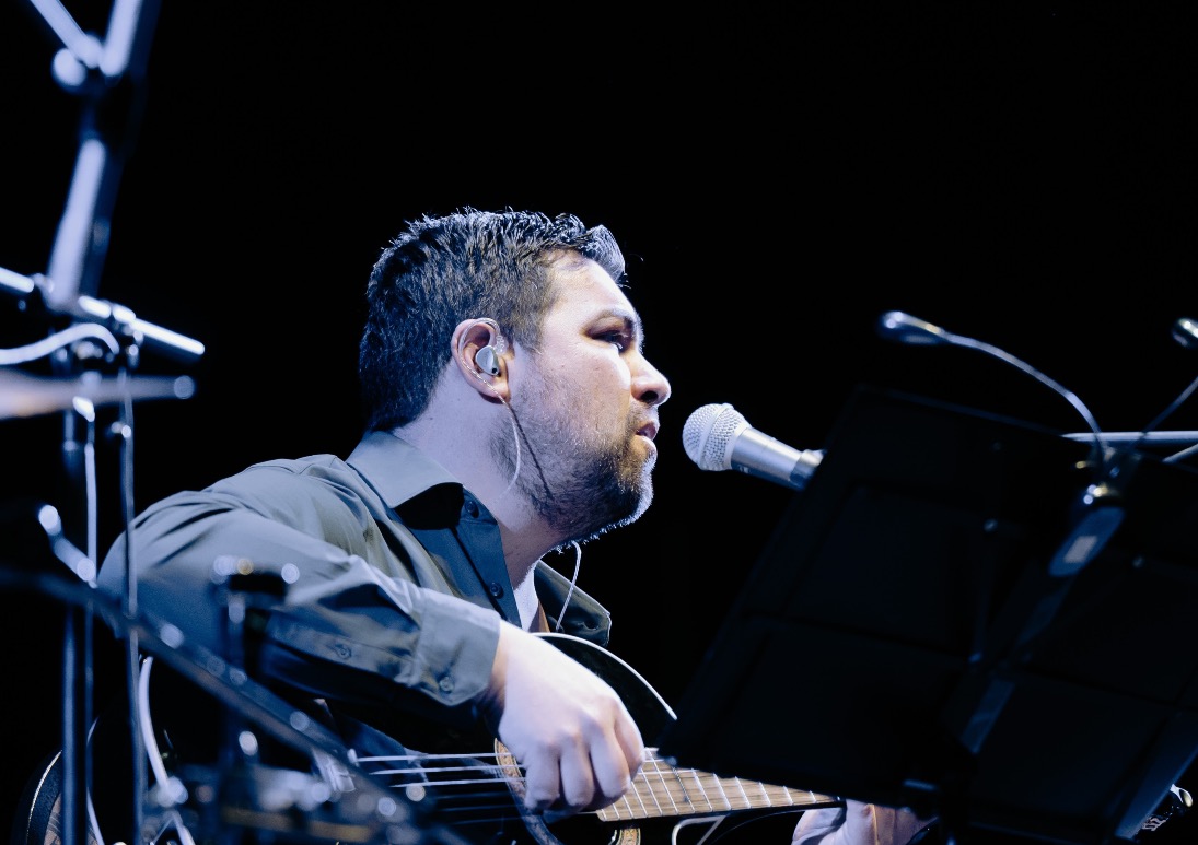 Patricio Anabalón presenta “Fado de un silencio enamorado”, tercer adelanto de su nuevo disco Agapanto