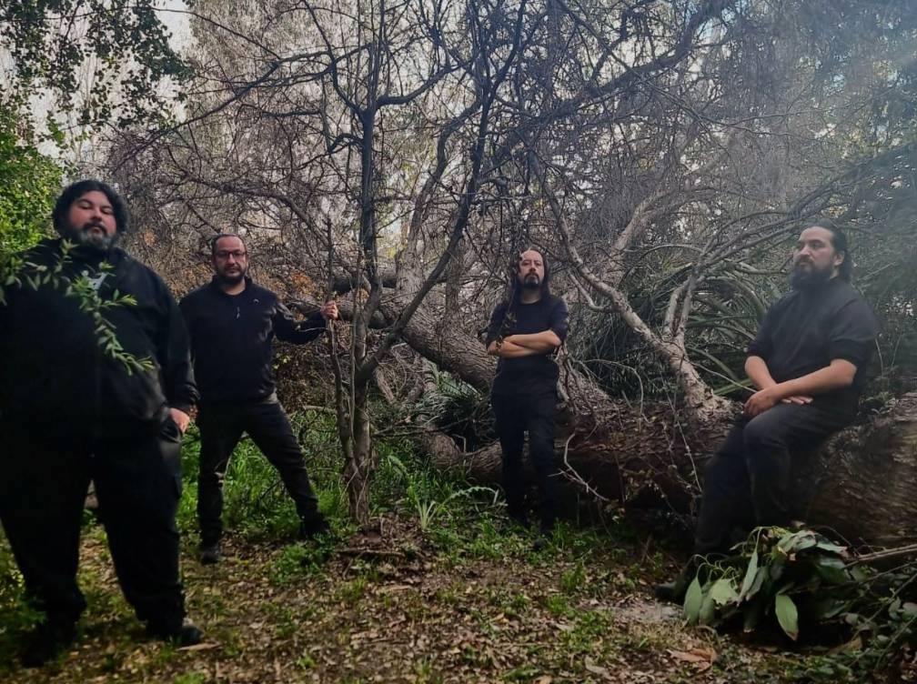 Bosque de Hualles abrirá el concierto de Apocalyptica en Teatro Cariola