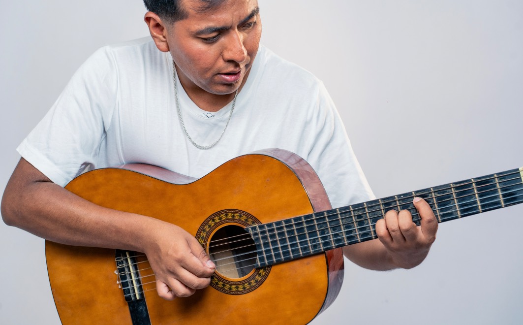 Victormanuel convierte el desierto de atacama en música con “Madrugada en las Alturas”