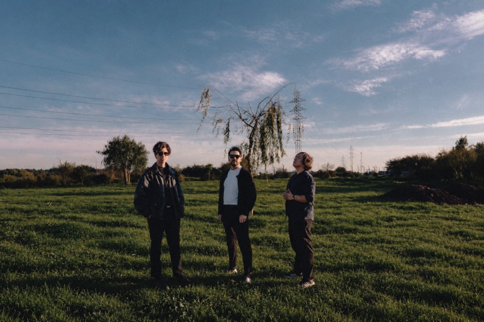 Cadal transforma la nostalgia en rock alternativo con “Ventanas Rotas”, adelanto de su próximo disco